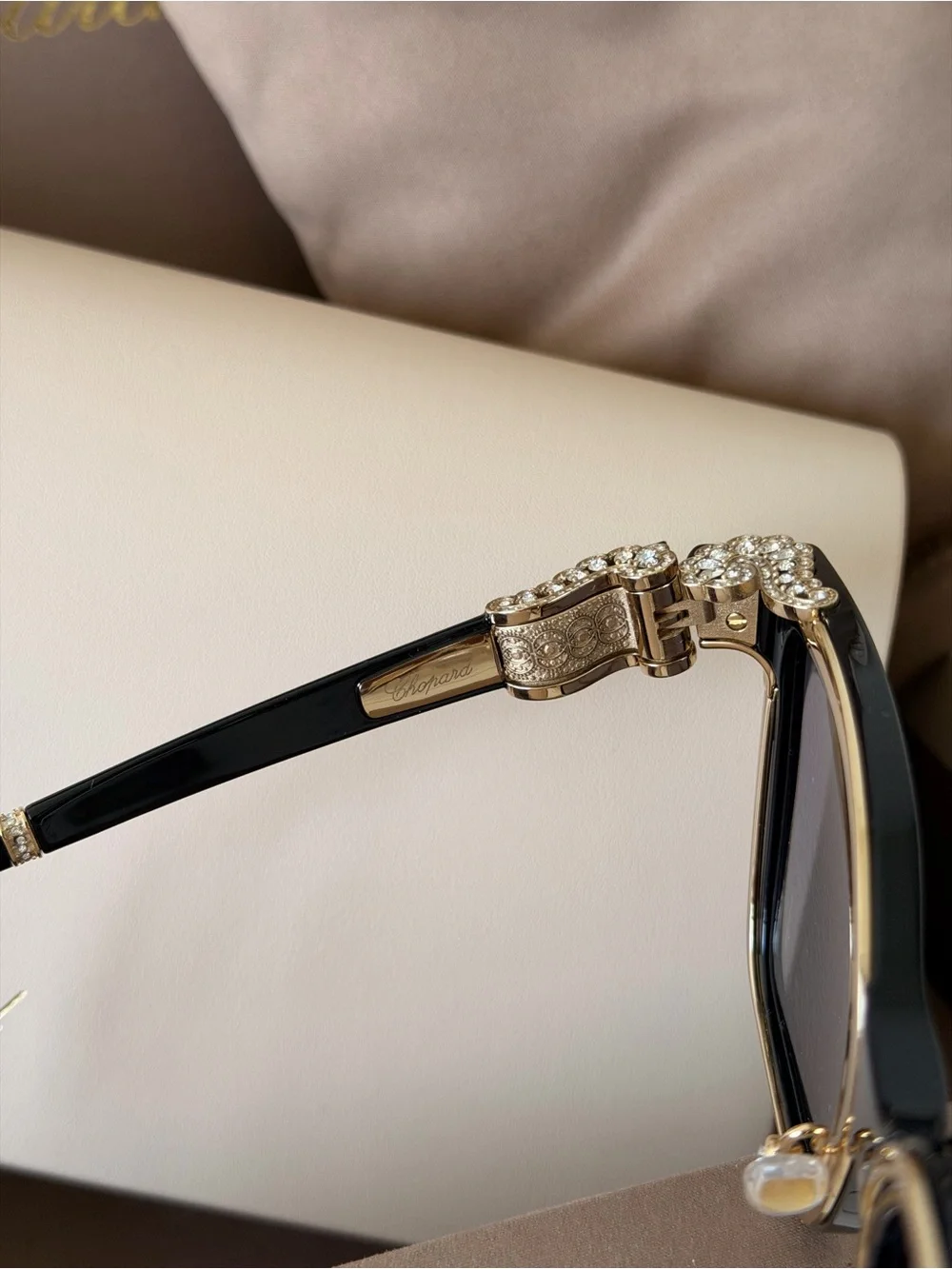 NEW Chopard Limited Edition SCH330S 0700 Sunglasses Gold Crystal Authentic